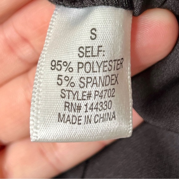 FRANCESCA’S Miami Ruffled Cold Shoulder Capri Jumpsuit—SZ. Small - Picture 5 of 13